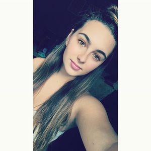 Meet your Posher, Carly